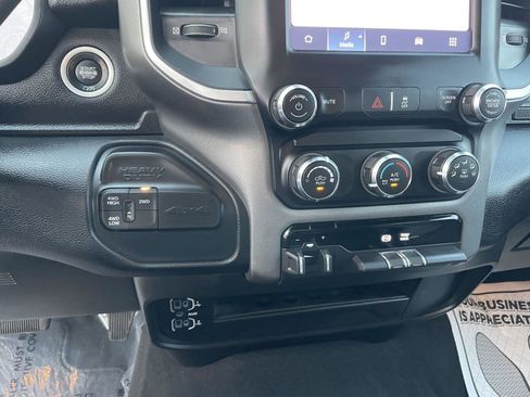 Used 2024 RAM 2500 Big Horn AWD/4WD image 17