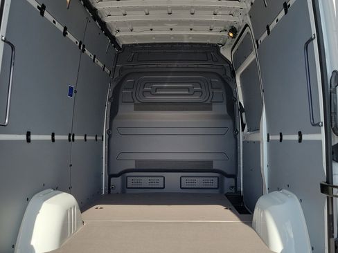 New 2025 Mercedes-Benz Sprinter 2500 image 10