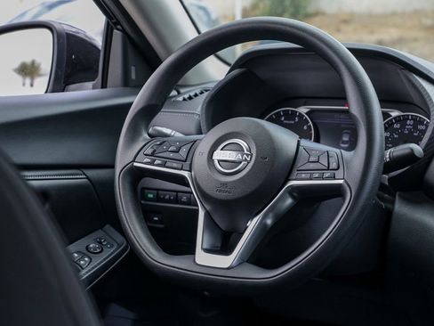 Used 2025 Nissan Sentra SV FWD image 23