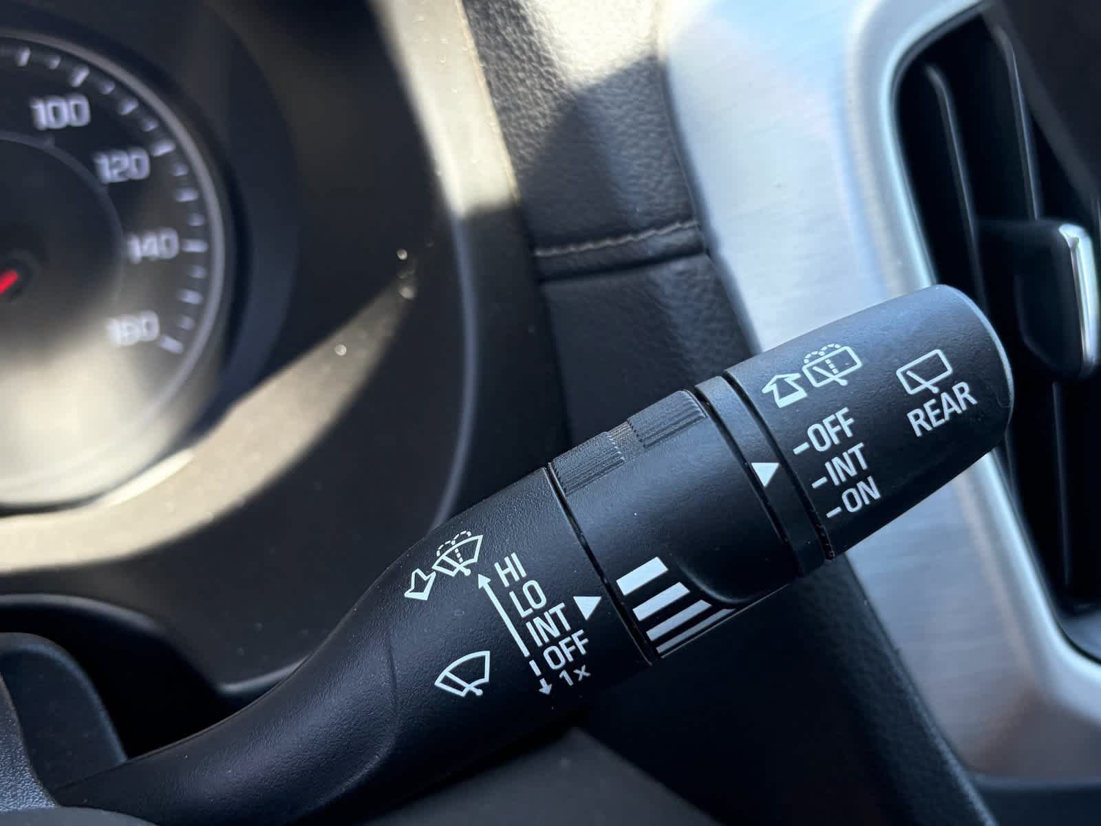 Used 2024 GMC Terrain SLE AWD/4WD image 19