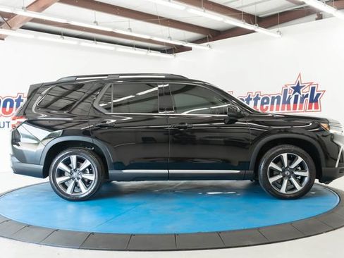 Used 2024 Honda Pilot Touring image 34