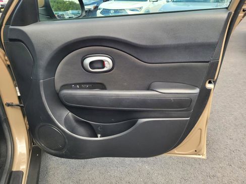 Used 2015 Kia Soul FWD image 22