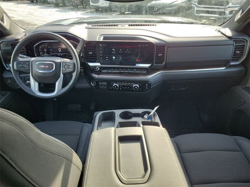 Used 2024 GMC Sierra 1500 SLE w/ Preferred Package image 11