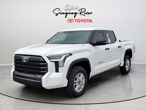 Used 2025 Toyota Tundra SR5 w/ SR5 Convenience Package AWD/4WD image 3