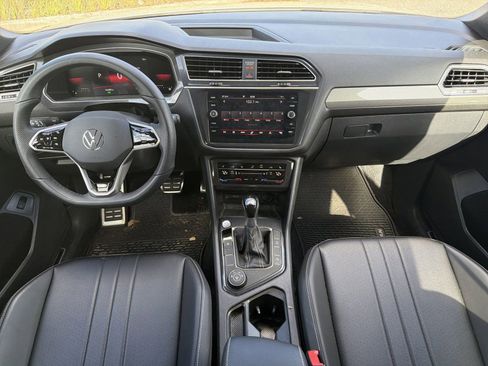 Used 2024 Volkswagen Tiguan SE R-Line AWD/4WD image 13