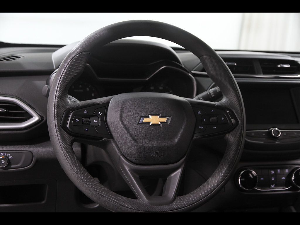 Used 2021 Chevrolet TrailBlazer LS FWD image 7