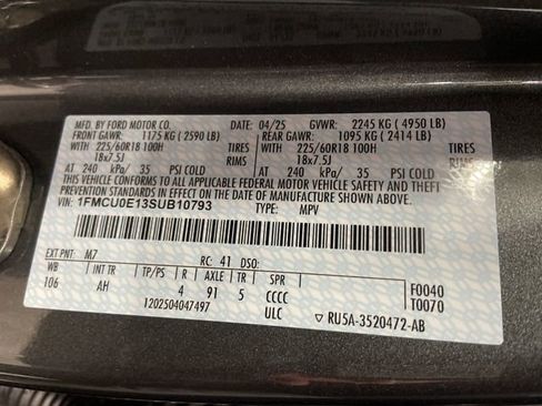 New 2025 Ford Escape SE w/ PHEV Premium Package FWD image 39