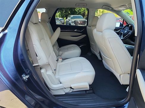 Used 2023 Buick Enclave Essence w/ Sound and Sites Package image 28