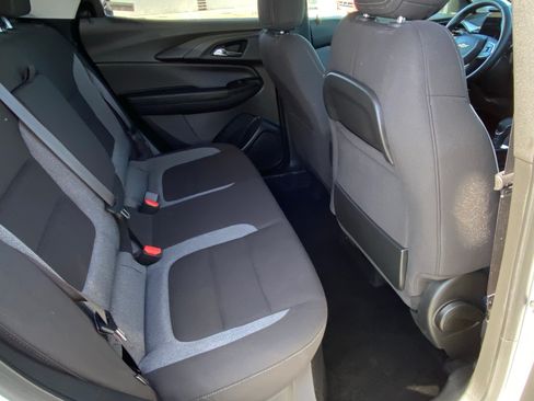 Used 2024 Chevrolet TrailBlazer LT w/ Convenience Package FWD image 12