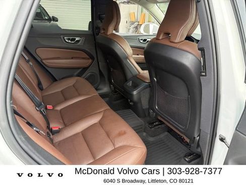 Used 2020 Volvo XC60 T5 Momentum w/ Protection Package Premier AWD/4WD image 9