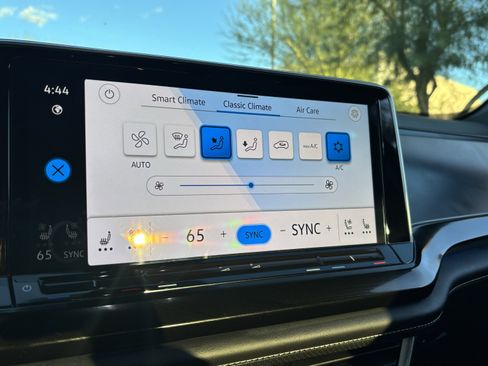 Certified 2025 Volkswagen Atlas Cross Sport SEL Premium R-Line image 23