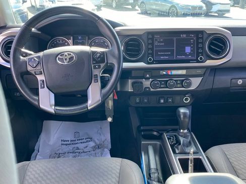 Used 2022 Toyota Tacoma SR5 w/ Technology Package RWD image 9