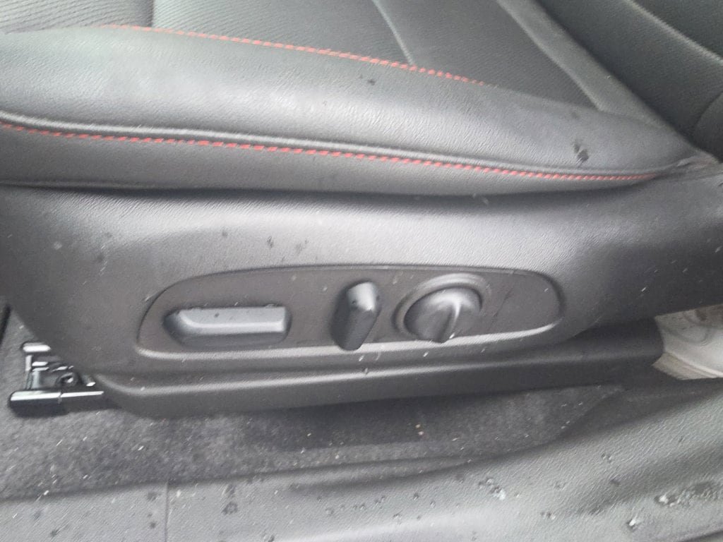 Certified 2025 Chevrolet Trax RS w/ Sunroof Package FWD image 12