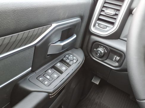 New 2026 RAM 2500 Big Horn AWD/4WD image 24