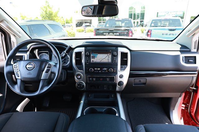 Used 2018 Nissan Titan SV w/ SV Convenience Package AWD/4WD image 32
