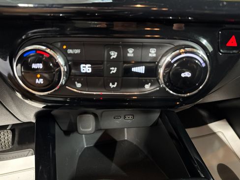 Used 2024 Chevrolet Trax RS w/ Driver Confidence Package FWD image 24