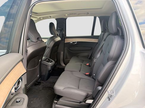 Used 2025 Volvo XC90 B6 Plus AWD/4WD image 22