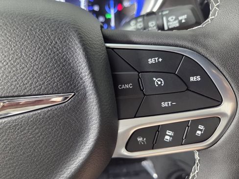 New 2026 Chrysler Pacifica Select FWD image 15