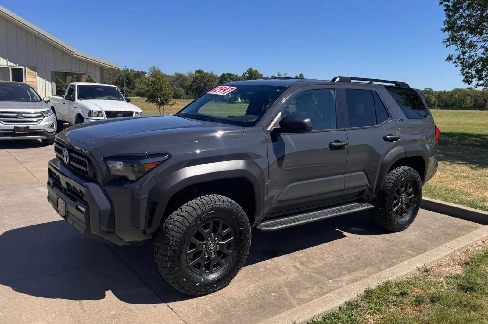 Used 2025 Toyota 4Runner SR5 AWD/4WD image 1