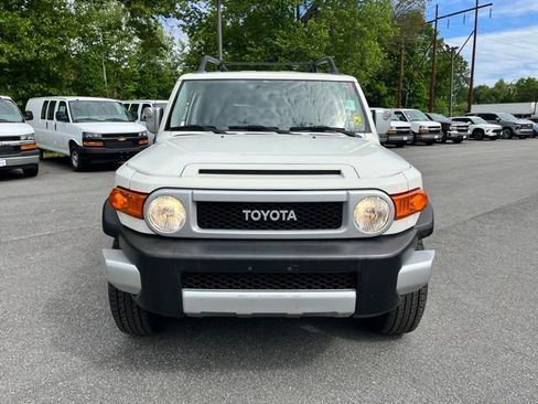 Used 2013 Toyota FJ Cruiser 4WD w/ Upgrade Pkg image 3