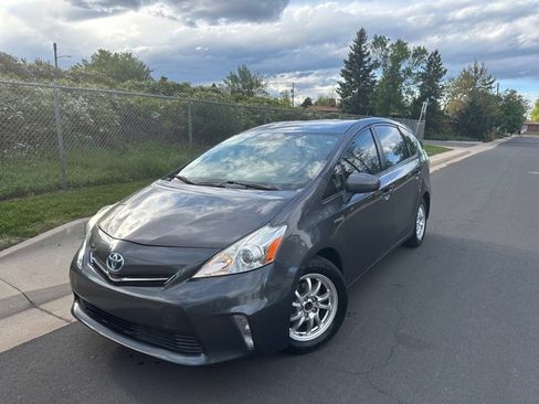 Used 2014 Toyota Prius V Two image 1