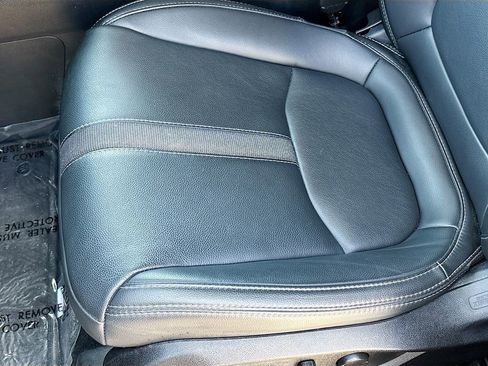 Used 2025 Honda Pilot Touring image 19