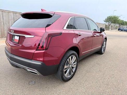 Used 2021 Cadillac XT5 Premium Luxury FWD image 6