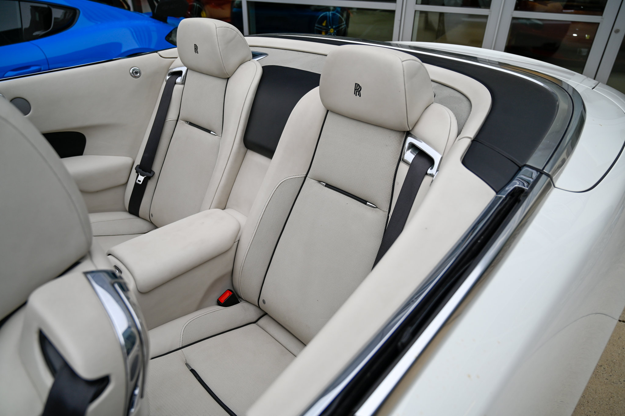 Used 2018 Rolls-Royce Dawn RWD image 63