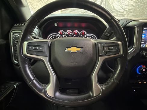 Used 2022 Chevrolet Silverado 1500 LT AWD/4WD image 15