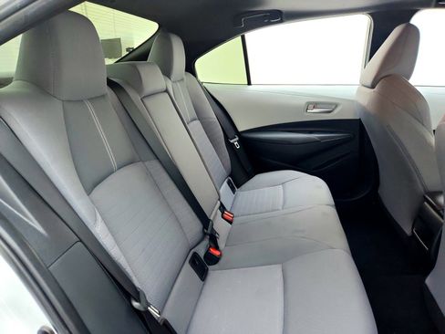 Used 2022 Toyota Corolla SE w/ SE Premium Package image 27