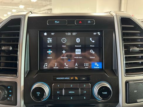 Used 2018 Ford F150 Lariat w/ Equipment Group 502A Luxury image 31