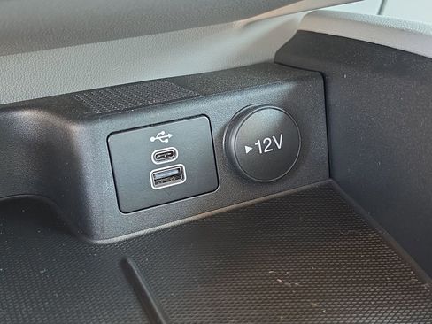 Used 2025 Ford Escape SE image 30