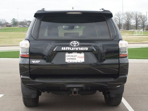 Used 2024 Toyota 4Runner SR5 Premium image 3