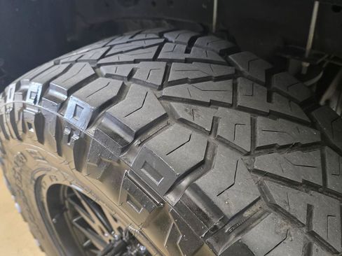 Used 2018 GMC Sierra 2500 Denali w/ Duramax Plus Package AWD/4WD image 8
