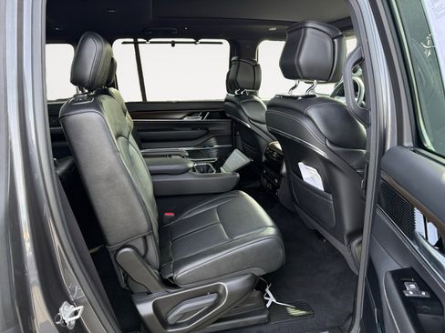 Used 2023 Jeep Grand Wagoneer 4WD image 18