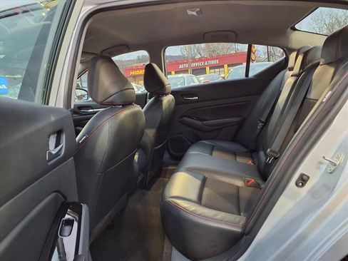Used 2023 Nissan Altima 2.5 SR FWD image 19