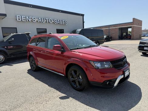 Used 2020 Dodge Journey Crossroad FWD image 4