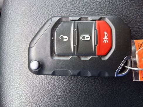 Used 2024 Jeep Gladiator Sport AWD/4WD image 14