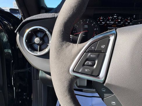 Used 2018 Chevrolet Camaro ZL1 RWD image 15
