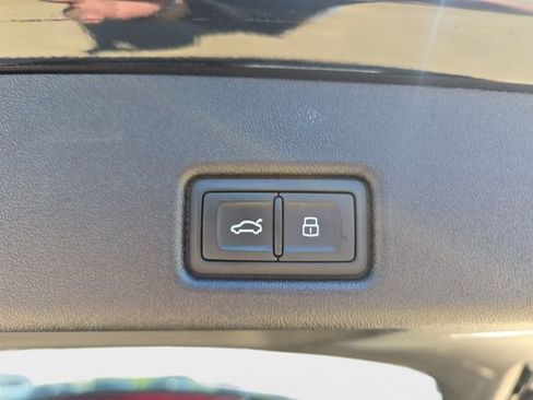 Used 2025 Audi Q5 Premium w/ Convenience Package AWD/4WD image 16