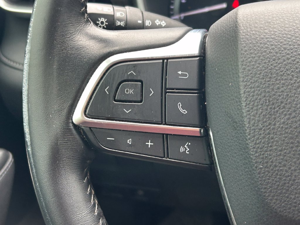 Used 2020 Toyota Highlander XLE FWD image 37