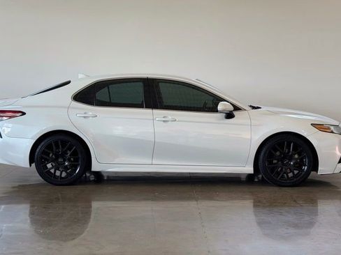 Used 2019 Toyota Camry XSE FWD image 4