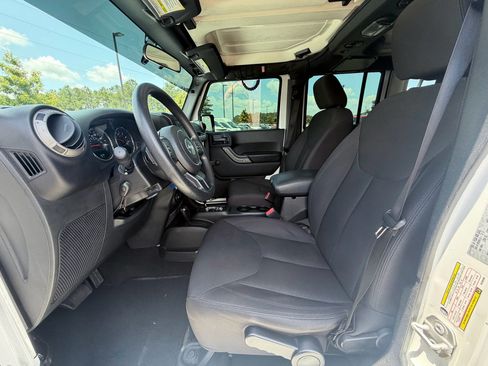 Used 2017 Jeep Wrangler Unlimited Sport AWD/4WD image 21
