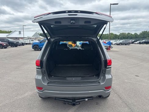 Used 2020 Jeep Grand Cherokee Altitude AWD/4WD image 9