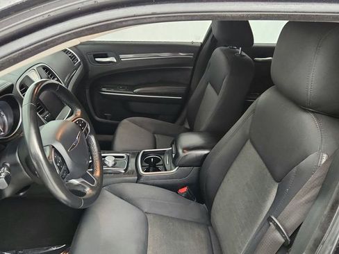 Used 2021 Chrysler 300 Touring w/ Chrome Appearance Package image 18