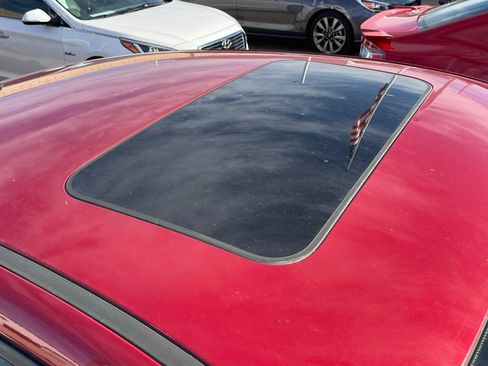 Used 2022 Hyundai Elantra SEL w/ Convenience + Premium Package image 3