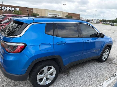 Used 2021 Jeep Compass Latitude w/ Sun and Sound Group FWD image 7