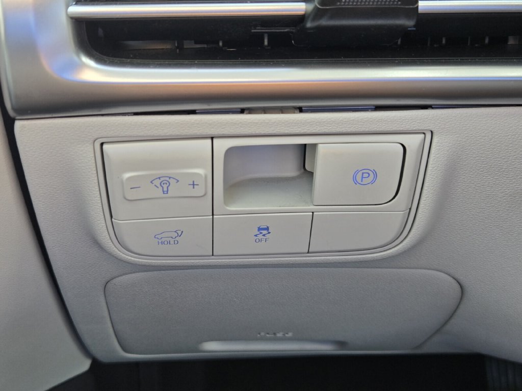 Certified 2025 Hyundai Tucson Limited AWD/4WD image 27