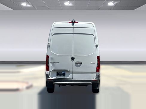 Used 2022 Mercedes-Benz Sprinter 2500 image 9