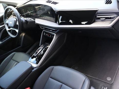 Used 2025 Audi Q5 Premium Plus w/ Premium Plus AWD/4WD image 28